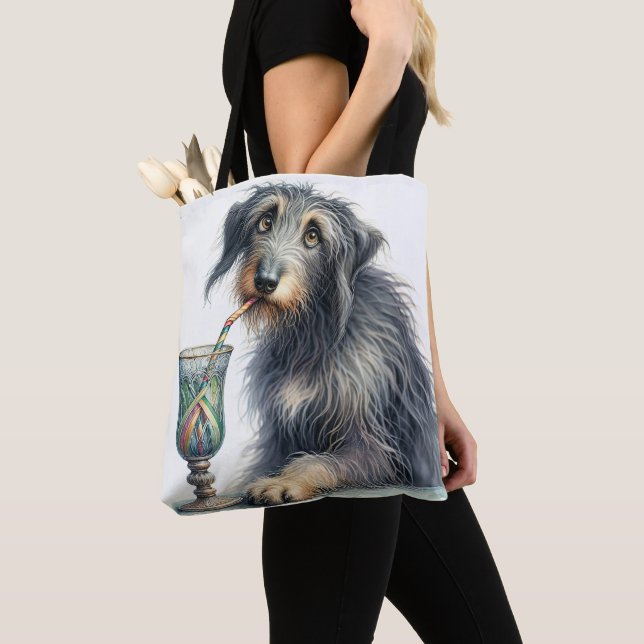 Irish Wolfhound mit Soda Tasche (Von Nahem)