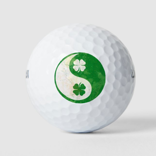 Irish Yin Yang Kleeblatt Design Golfball (Vorderseite)