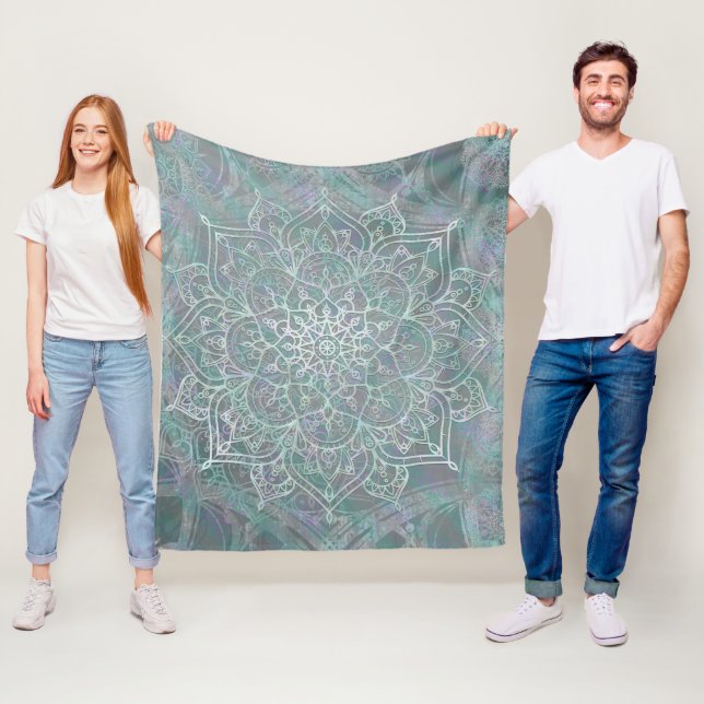 Irisierendes Schimmer Mandala Boho Chic Fleecedecke (Beispiel)