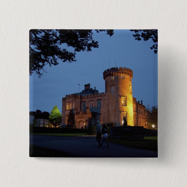 Irland, das Dromoland Castle bei Dämmerung, Button (Vorderseite)