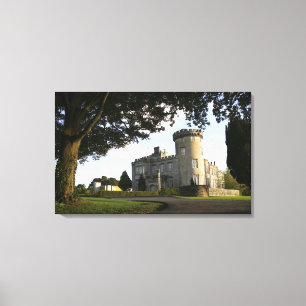 Irland, der Eingang zum Schloss Dromoland. Leinwanddruck