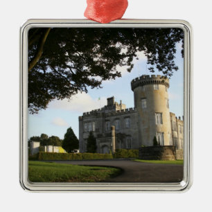 Irland, der Seiten Eingang des Dromoland Castle. Silbernes Ornament