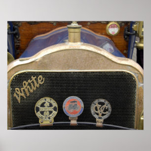 Irland, Dublin. Vintages Auto, weiß Poster