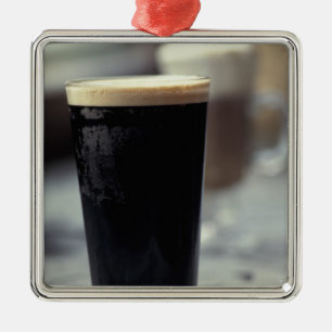 Irland. Pint Guinness. Ornament Aus Metall
