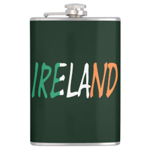 Irland überlagerte sich auf irischer Flagge Flachmann