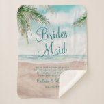 Island Breeze Sandy Beach zum Zitat von Bridesmaid Sherpadecke<br><div class="desc">Insel Breeze Painted Beach Szene, mit Ocean Waves, Sandy Beach und Palmen, mit einem schönen aquamarinen blauen Himmel. Mit modernen Typografie-Script-Schriftart. Ein Sommer tropischer Strand oder Hochzeit in Urlaubsort Design - personalisierte Bridesmaid Heartfelt Zitat Sherpa Blanket zu halten! ~ Karo mein Shop zu sehen, die gesamte Hochzeitssuite für dieses Design!...</div>