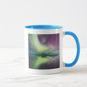 Island, Jokulsarlon. Reflektionen der Aurora-Licht Tasse
