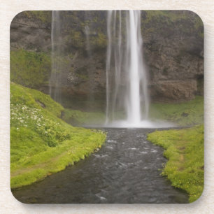 Island. Menschen auf dem Weg hinter Seljalandsfoss Untersetzer