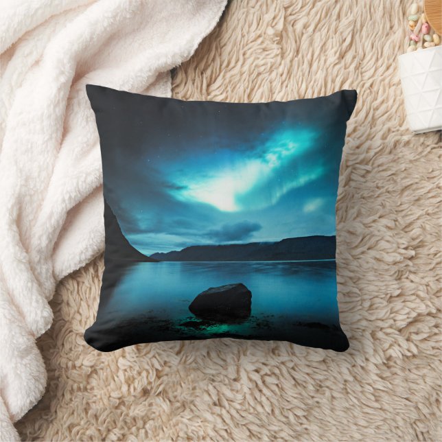 Island - Nordlichter bei Westfjordanland, Island T Kissen (Decke)