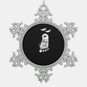Iss, trinke und sei gruselig Trend Grafik Schneeflocken Zinn-Ornament