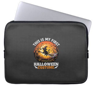 Ist erste Halloween-Kostüm-Schwarze Katze Besen_1 Laptopschutzhülle