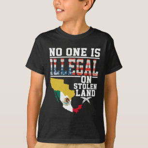 Ist illegal auf gestohlenen Land Geschenke Indiane T-Shirt