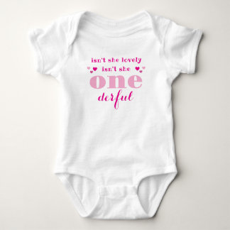 Ist sie nicht schön, ist sie nicht eingebildet? baby strampler