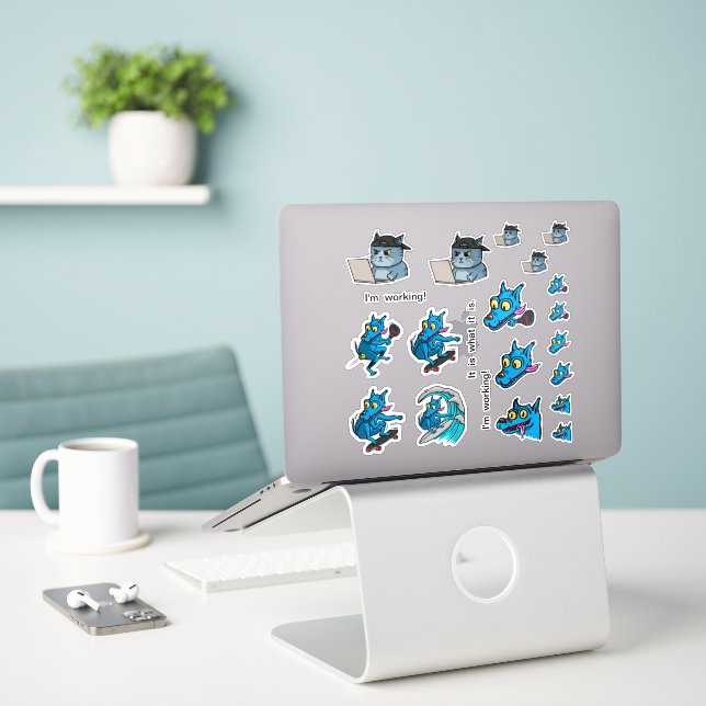 IT Cat and Quircky the blue dog. Aufkleber (Laptop auf Schreibtisch)