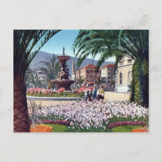 Italien, Alassio, Blumen rund um den Brunnen Postkarte
