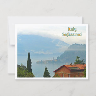 Italien. Bellissimo! Dorf in Wolken Postkarte