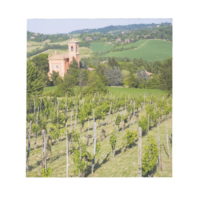 Italien, Bologna, Aussicht durch den Weinberg nach Notizblock (Vorderseite)
