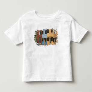 Italien, Burano. Bunte Häuserreihe und leer Kleinkind T-shirt