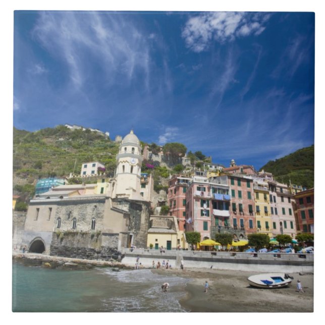 Italien, Cinque Terre, Vernazza, Hafen und Kirche  Fliese (Vorderseite)