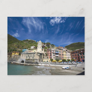 Italien, Cinque Terre, Vernazza, Hafen und Kirche Postkarte