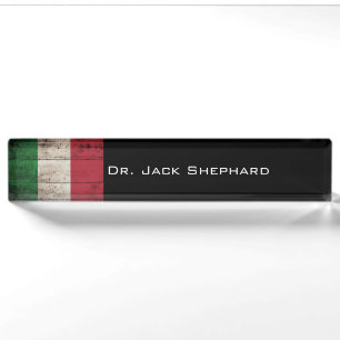 Italien-Flagge auf altem hölzernem Korn Namensplakette