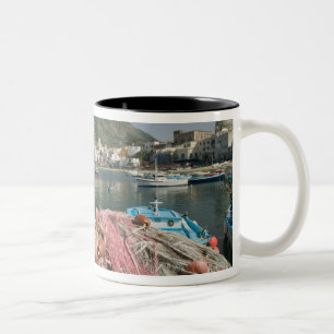 ITALIEN, Kampanien, (Golf von Neapel), ISCHIA, FOR Zweifarbige Tasse