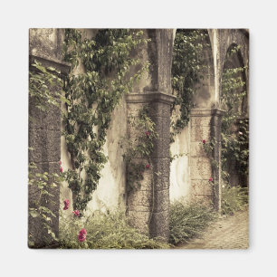 Italien, Provinz Brescia, Riviera Gardone. Garten Magnet