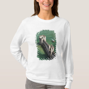 Italien, Provinz Brescia, Sirmione. Castello 3 T-Shirt