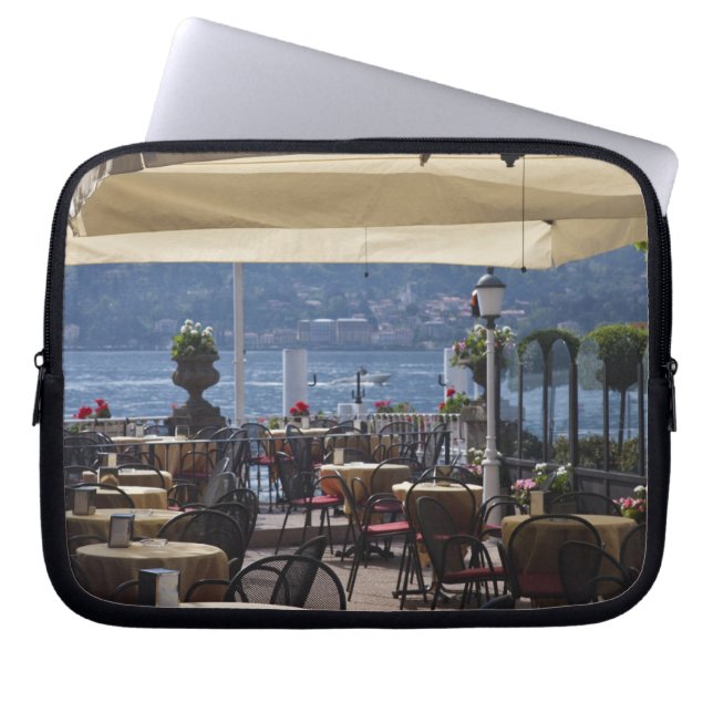 Italien, Provinz Como, Bellagio. Café am See. Laptopschutzhülle (Vorderseite)