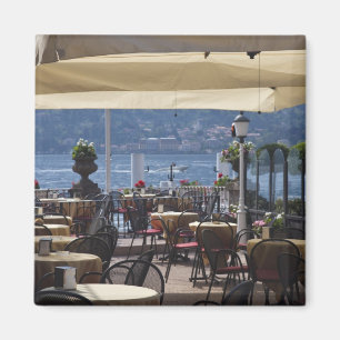 Italien, Provinz Como, Bellagio. Seecafé. Magnet
