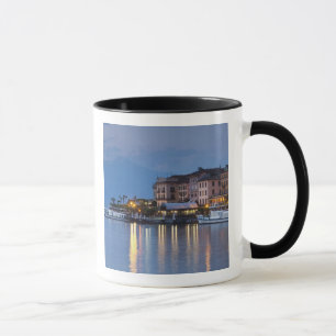 Italien, Provinz Como, Bellagio. Stadtansicht, Tasse