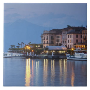 Italien, Provinz Como, Bellagio. Stadtsicht, Fliese