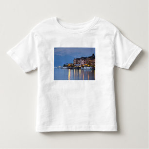 Italien, Provinz Como, Bellagio. Stadtsicht, Kleinkind T-shirt