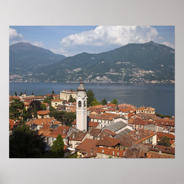Italien, Provinz Como, Menaggio. Stadtsicht und Poster (Vorne)