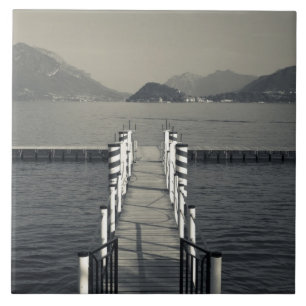 Italien, Provinz Como, Tremezzo. Seebrücke. Fliese