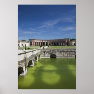 Italien, Provinz Mantua, Mantua. Innenhof Poster