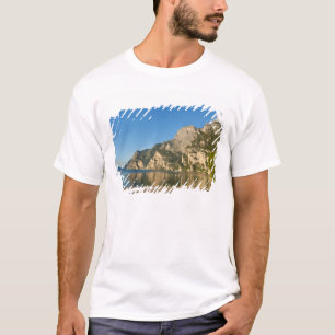 Italien, Riva del Garda, Gardasee, Berg T-Shirt