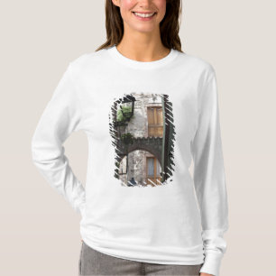 Italien, Sardinien, Bosa. Straßendetail. T-Shirt
