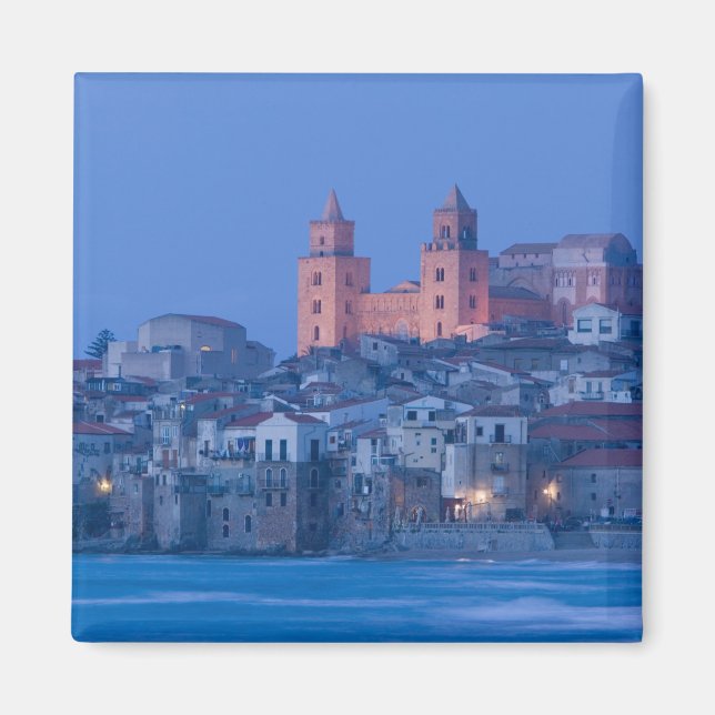 Italien, Sizilien, Cefalu, Aussicht mit Duomo aus Magnet (Vorne)