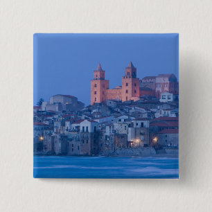 Italien, Sizilien, Cefalu, Blick mit Dom von Button
