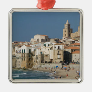 Italien, Sizilien, Cefalu, Stadtansicht mit Dom vo Ornament Aus Metall