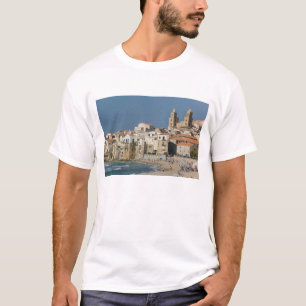 Italien, Sizilien, Cefalu, Stadtansicht mit Dom vo T-Shirt
