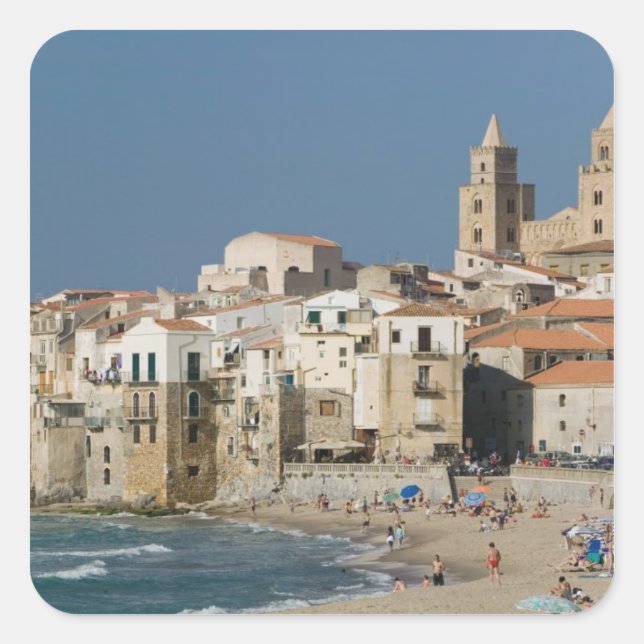 Italien, Sizilien, Cefalu, Stadtansicht mit Duomo  Quadratischer Aufkleber (Vorderseite)