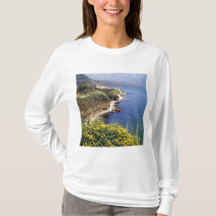 Italien, Sizilien. Die Nordküste Siziliens in T-Shirt