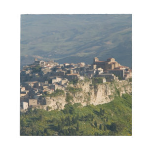 Italien, Sizilien, Enna, Calascibetta, Morgenansic Notizblock