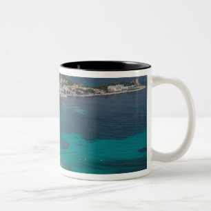 Italien, Sizilien, Mondello, Blick auf den Strand Zweifarbige Tasse
