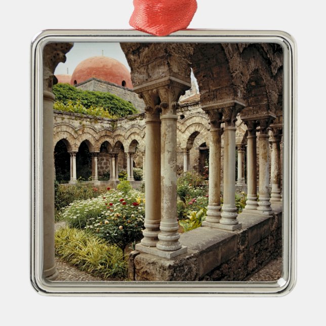 Italien, Sizilien, Palermo. Die Klemme überleben w Silbernes Ornament (Vorne)