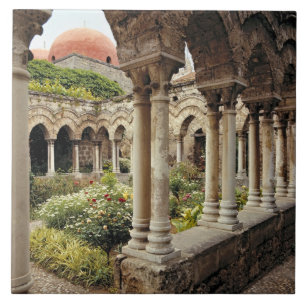 Italien, Sizilien, Palermo. Die Kreuzgänge überleb Fliese