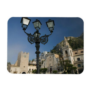 ITALIEN, Sizilien, TAORMINA: Piazza iX Aprile, San Magnet