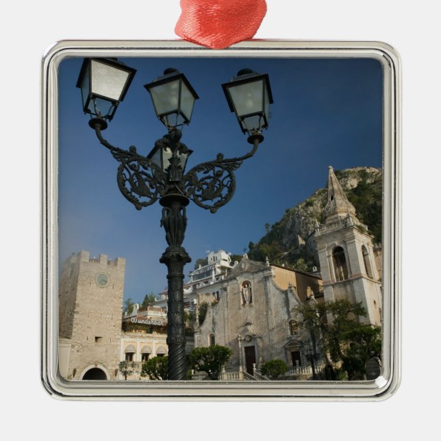 ITALIEN, Sizilien, TAORMINA: Piazza iX Aprile, San Silbernes Ornament (Vorne)